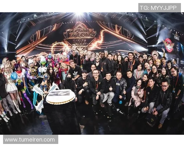 电竞新闻周敏揭秘英雄联盟成功背后的策略与团队协作之道